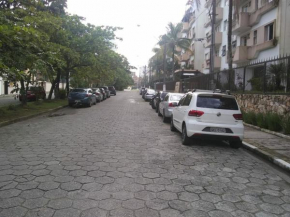 Apto Guarujá Enseada lado praia ambiente famíliar